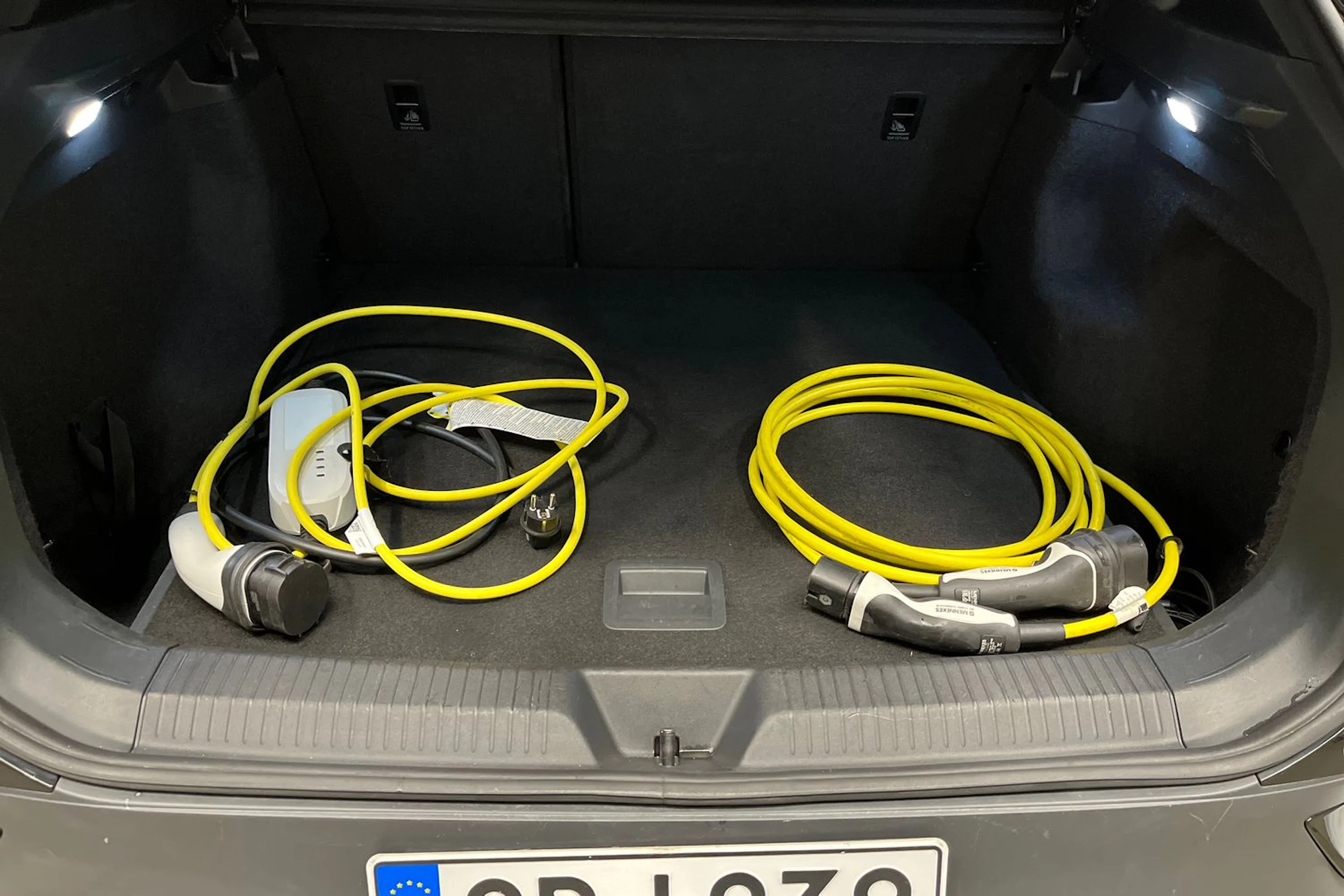 musta Volkswagen ID.4 2023 kuva 36.