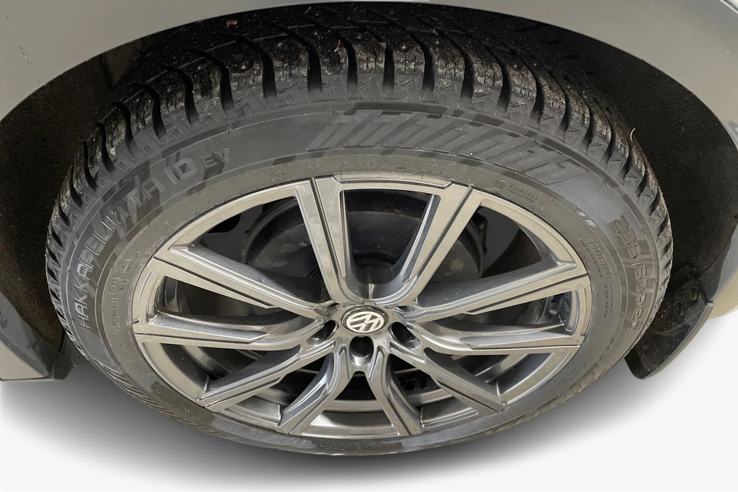 Harmaa Volkswagen ID.4 2023 kuva 9.