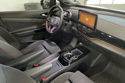 Harmaa Volkswagen ID.4 2023 kuva 12.