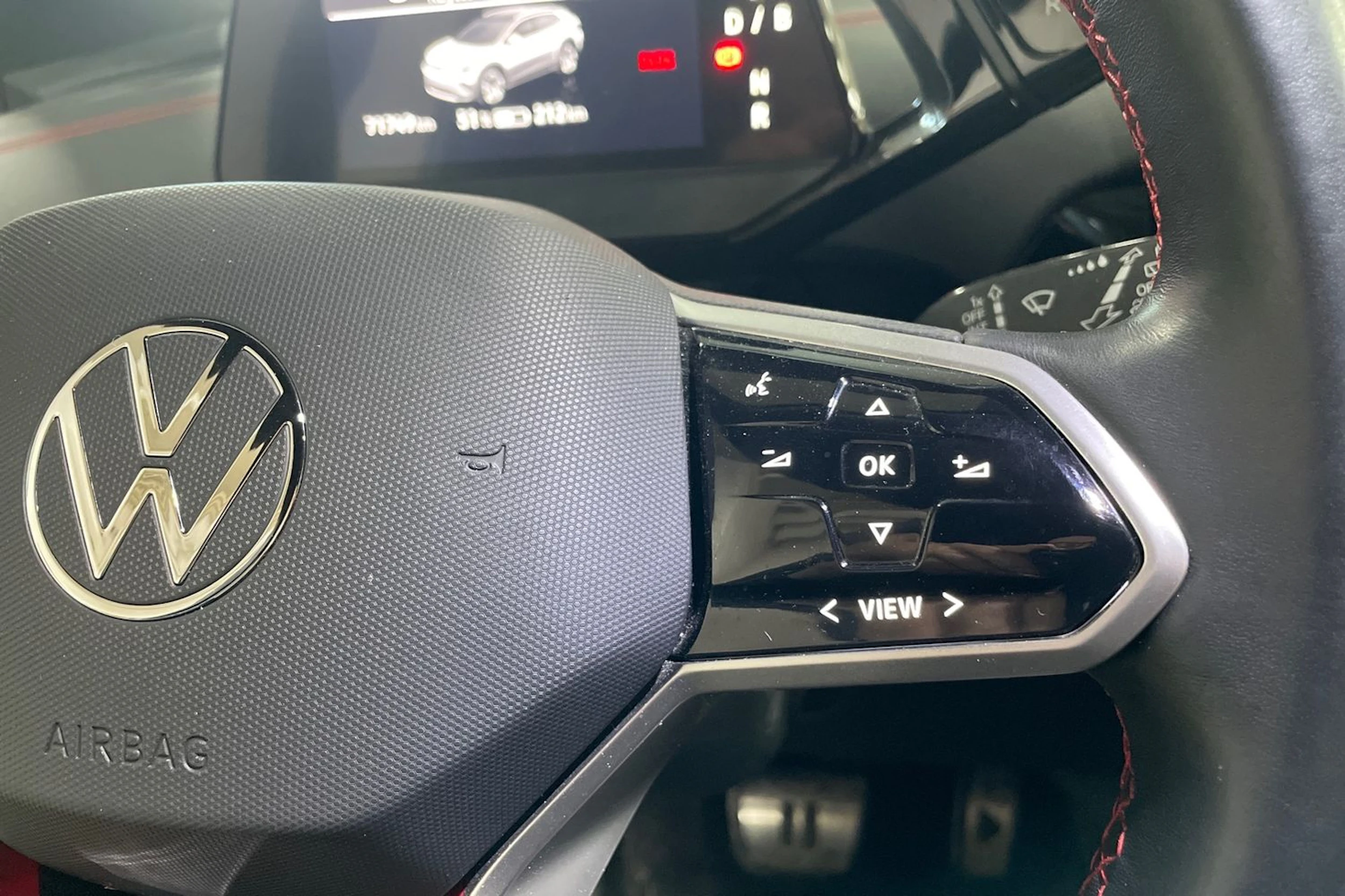 Harmaa Volkswagen ID.4 2023 kuva 17.