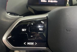 Harmaa Volkswagen ID.4 2023 kuva 18.