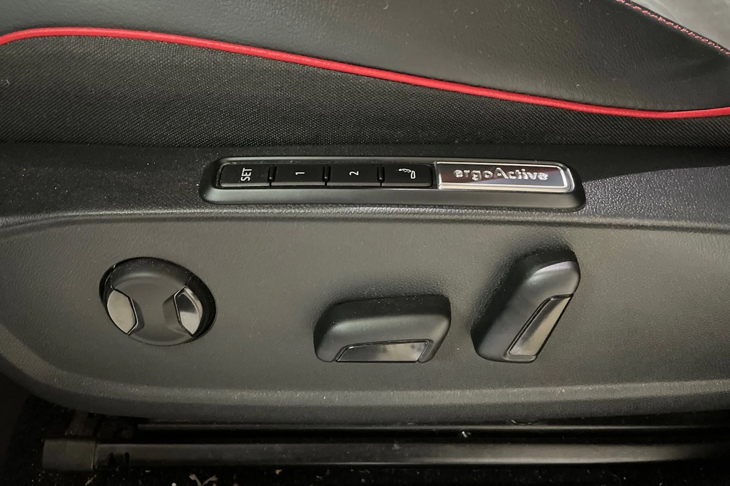 Harmaa Volkswagen ID.4 2023 kuva 20.