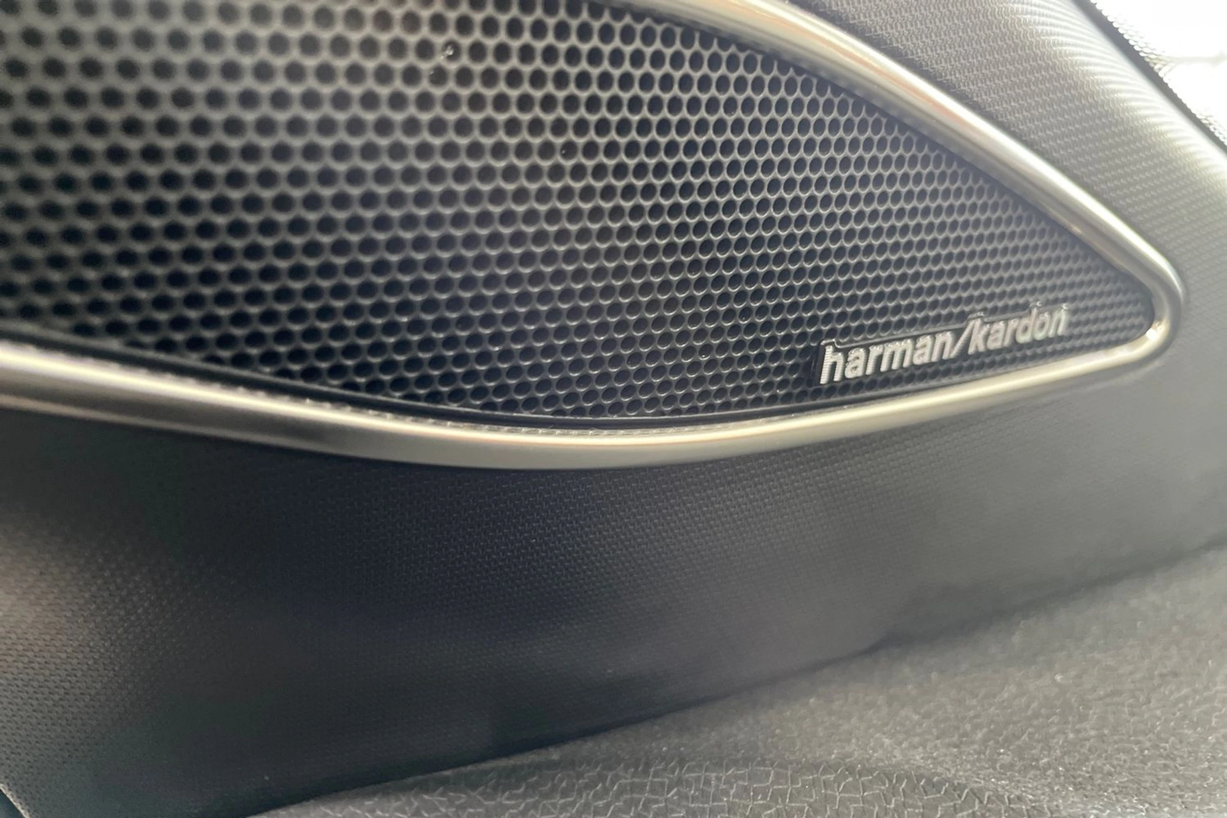 Harmaa Volkswagen ID.4 2023 kuva 21.