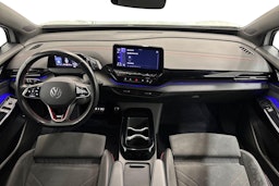 Valkoinen Volkswagen ID.4 2023 kuva 7.