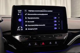 Valkoinen Volkswagen ID.4 2023 kuva 18.