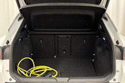 Valkoinen Volkswagen ID.4 2023 kuva 24.