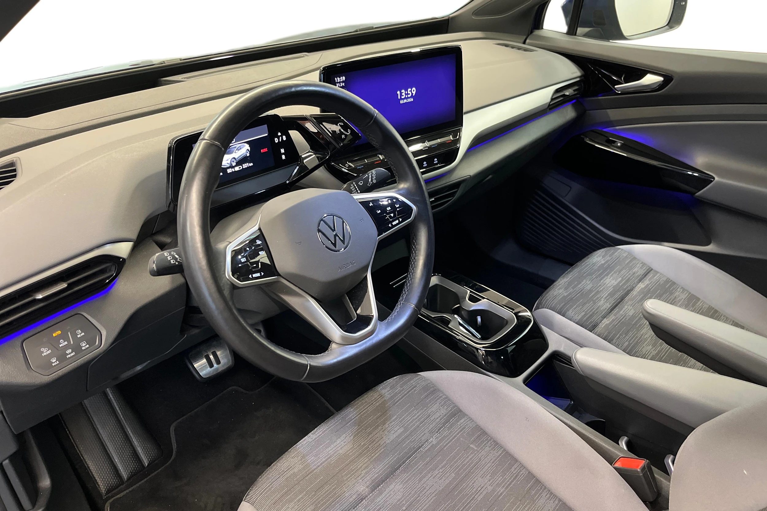 Sininen Volkswagen ID.4 2023 kuva 6.
