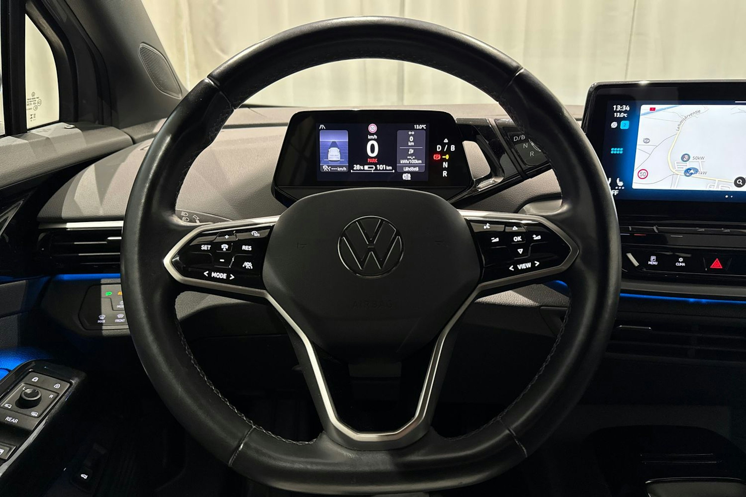 harmaa Volkswagen ID.4 2023 kuva 18.
