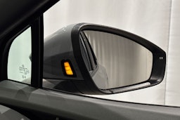 harmaa Volkswagen ID.4 2023 kuva 33.