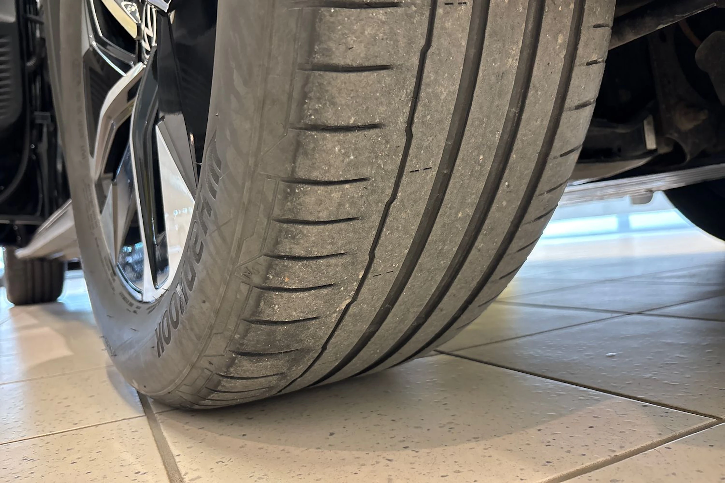 Musta Volkswagen ID.4 2023 kuva 13.