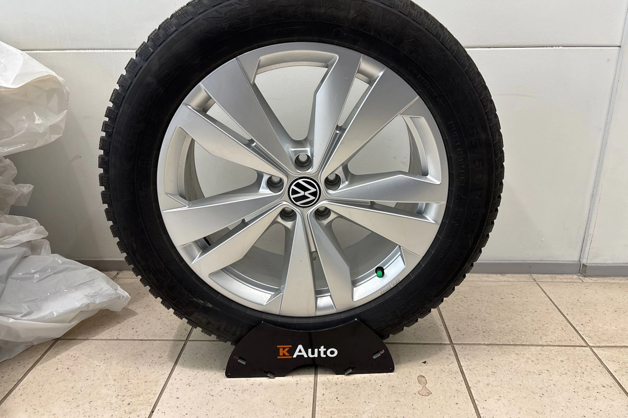 Musta Volkswagen ID.4 2023 kuva 15.