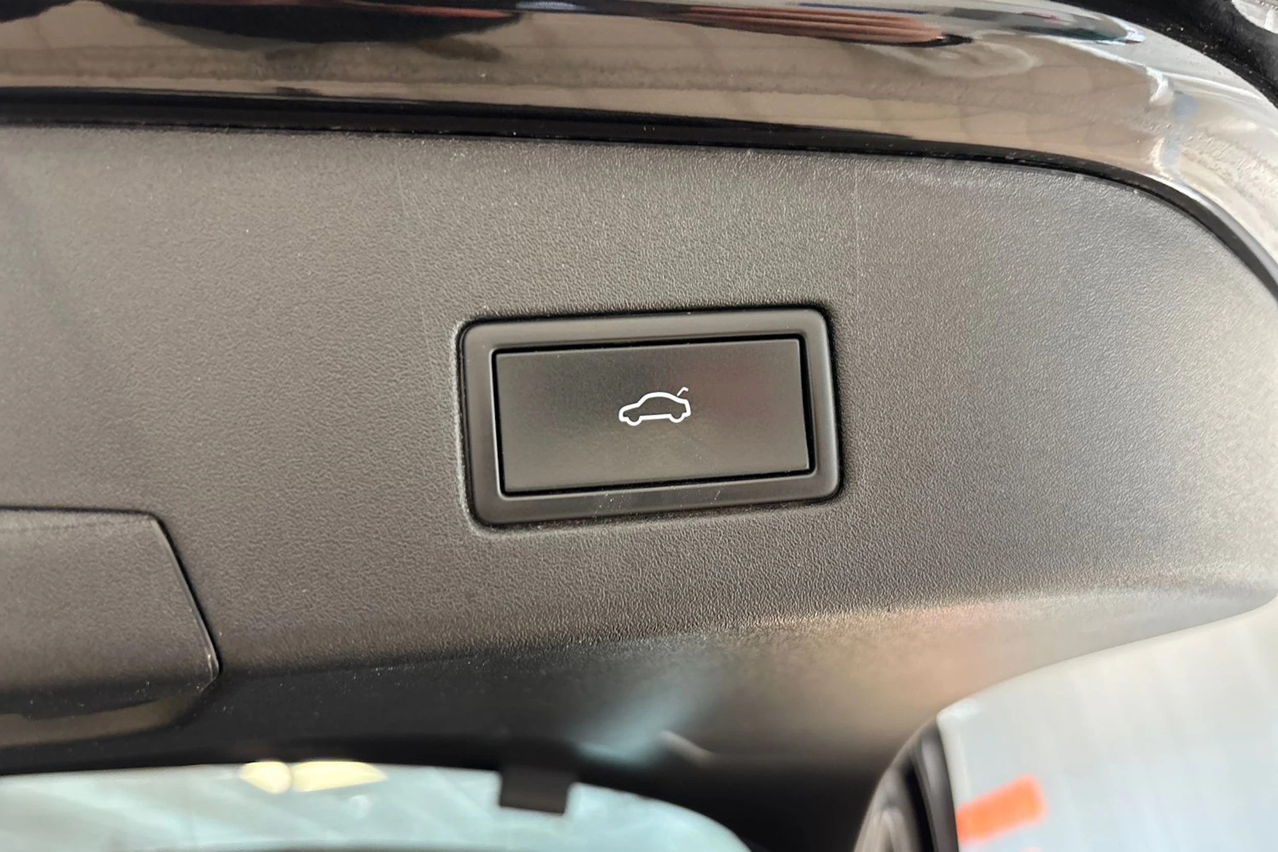 Musta Volkswagen ID.4 2023 kuva 19.