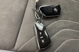 Musta Volkswagen ID.4 2023 kuva 32.