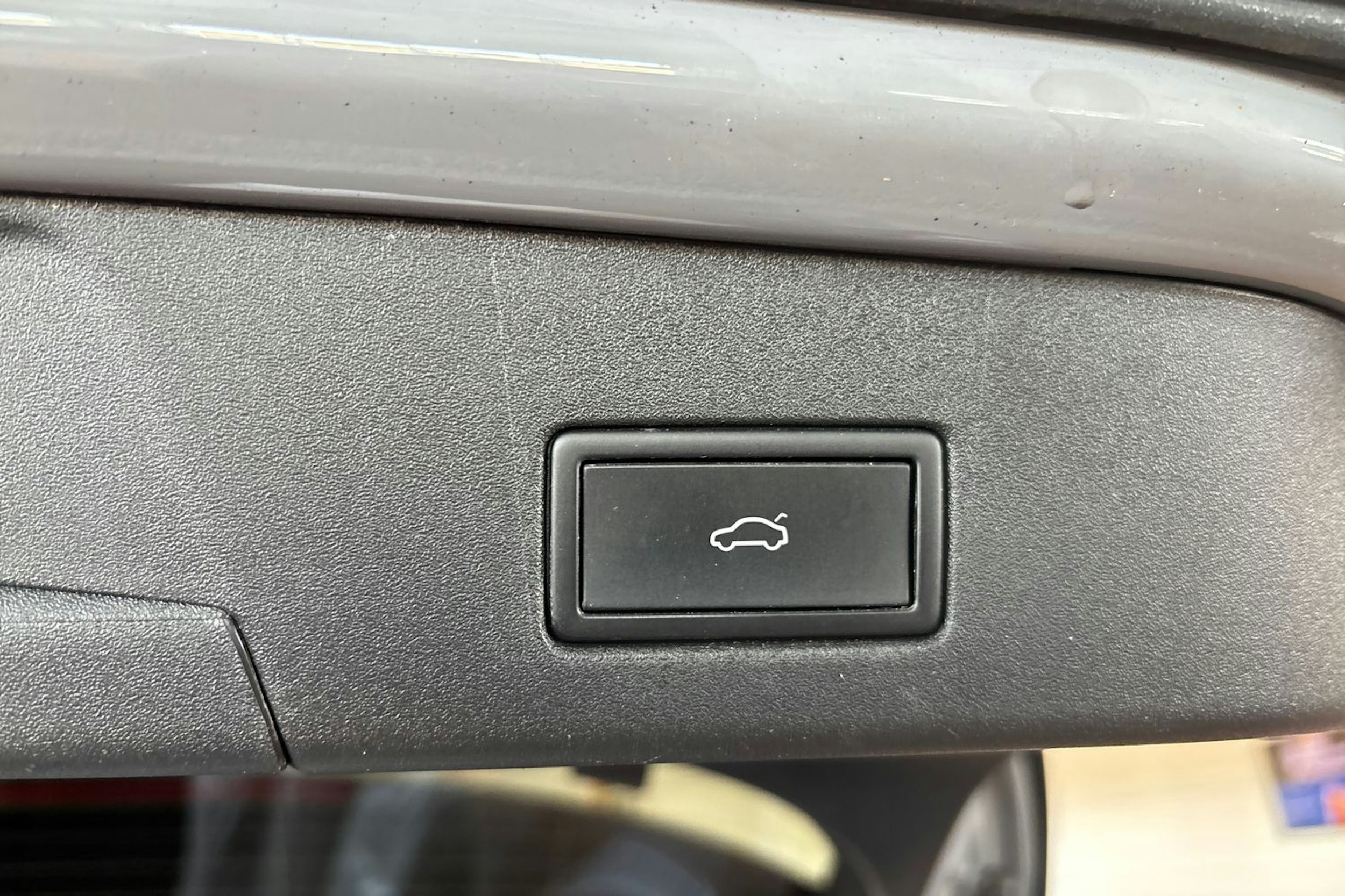 Harmaa Volkswagen ID.4 2023 kuva 17.