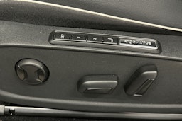 valkoinen Volkswagen ID.4 2023 kuva 18.