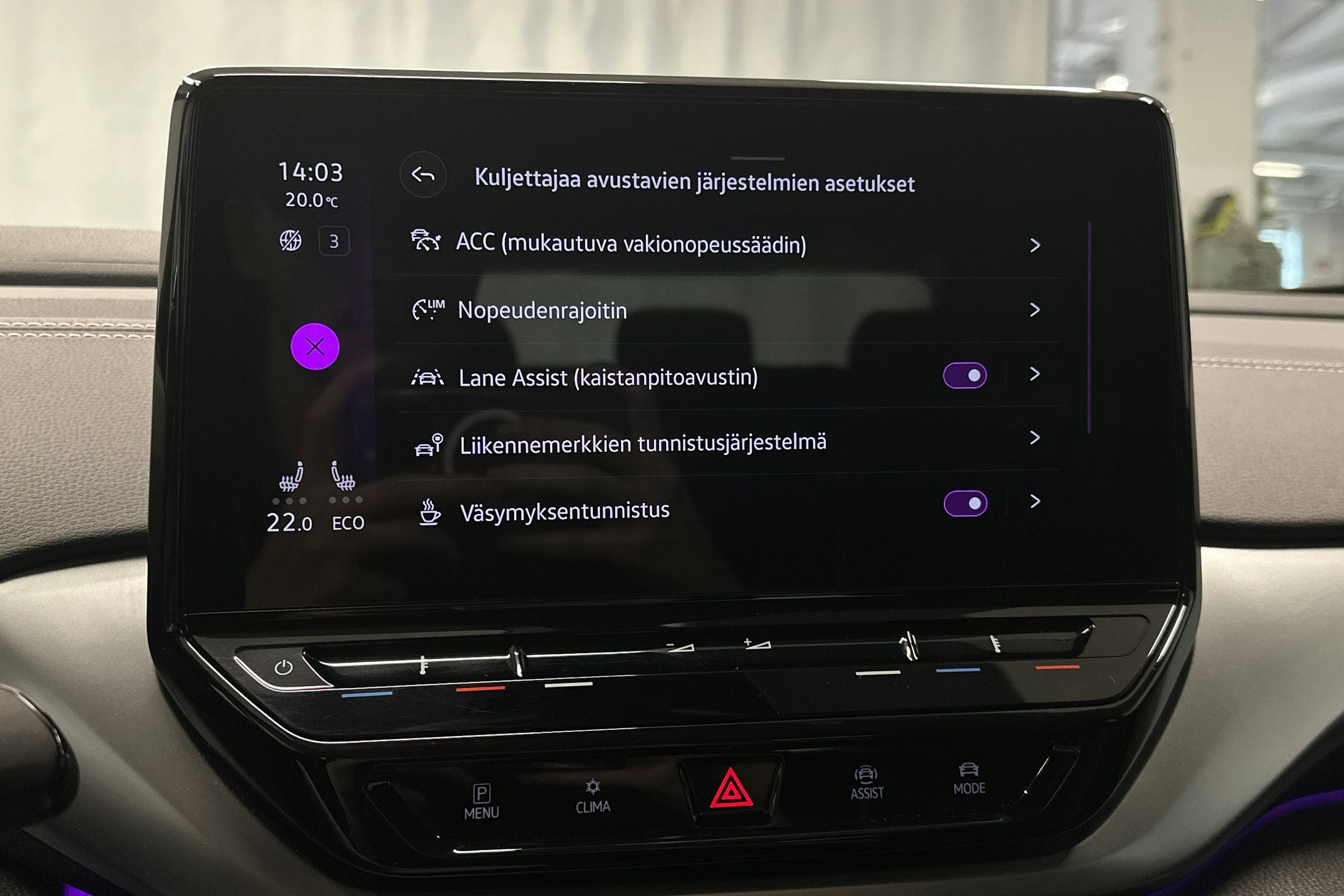 valkoinen Volkswagen ID.4 2023 kuva 27.