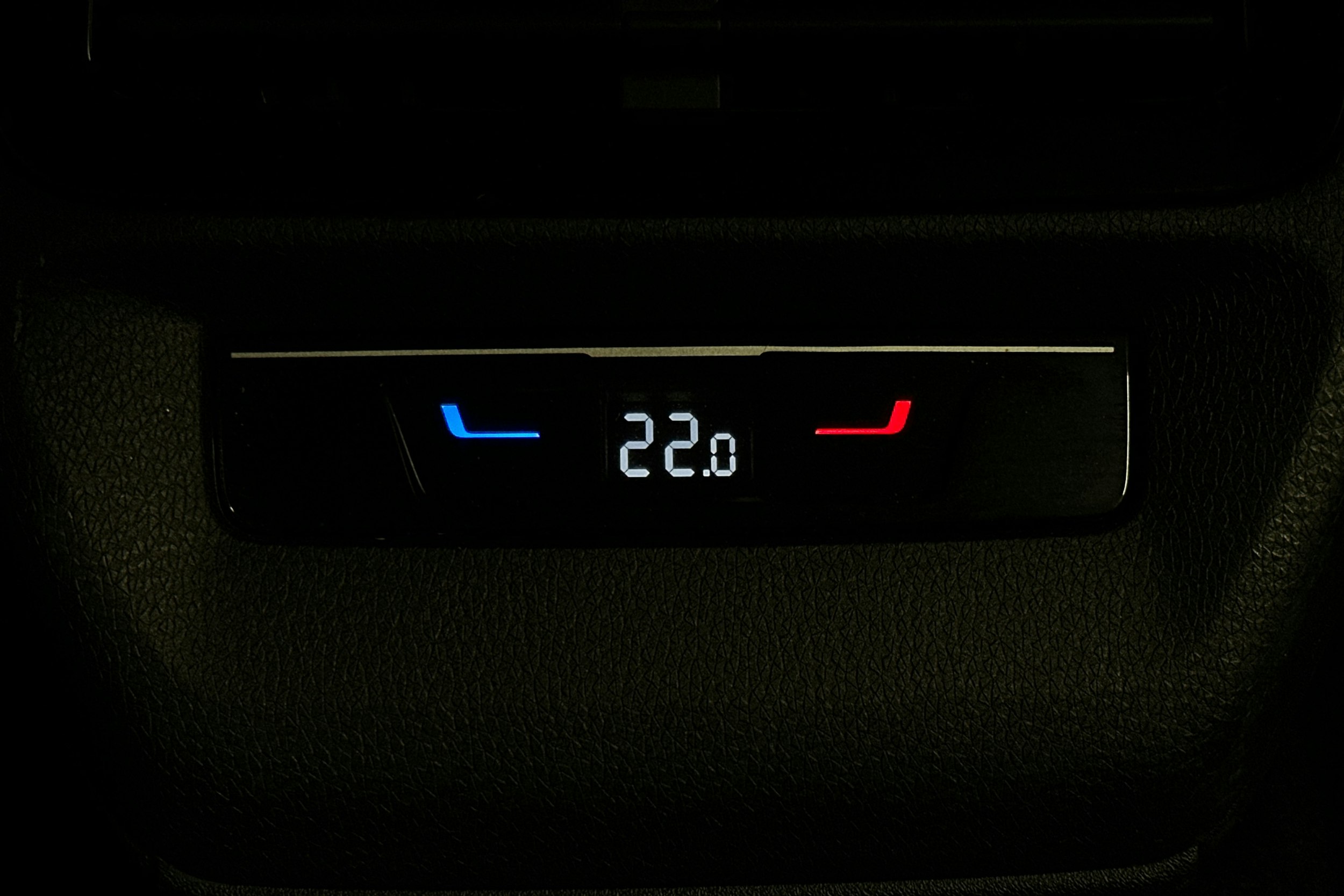hopea Volkswagen ID.4 2023 kuva 17.