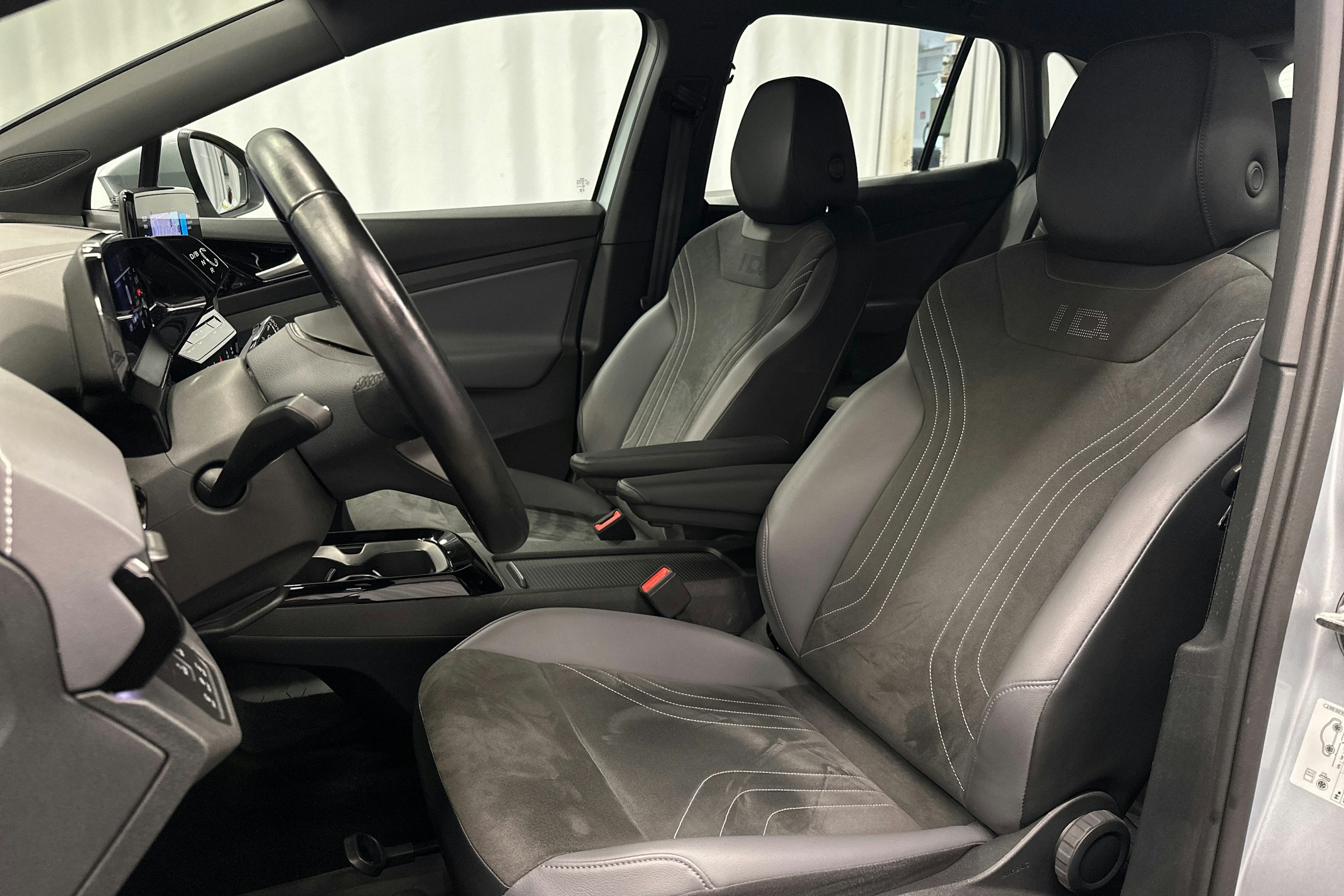 hopea Volkswagen ID.4 2023 kuva 18.