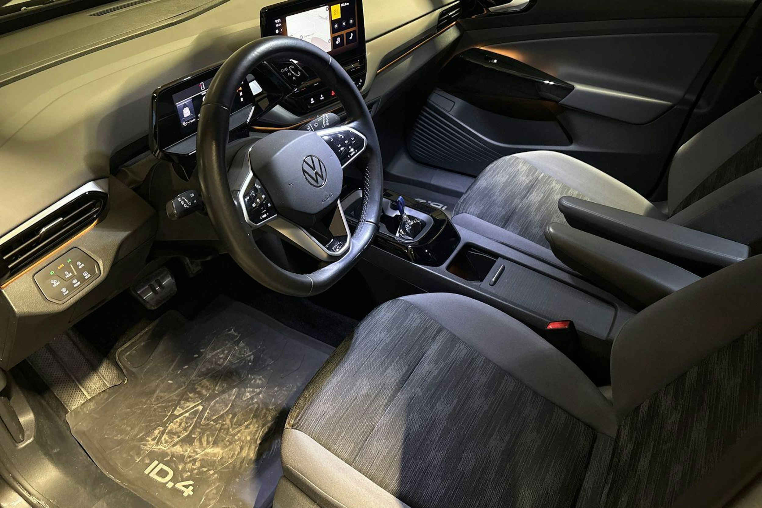 harmaa Volkswagen ID.4 2023 kuva 7.