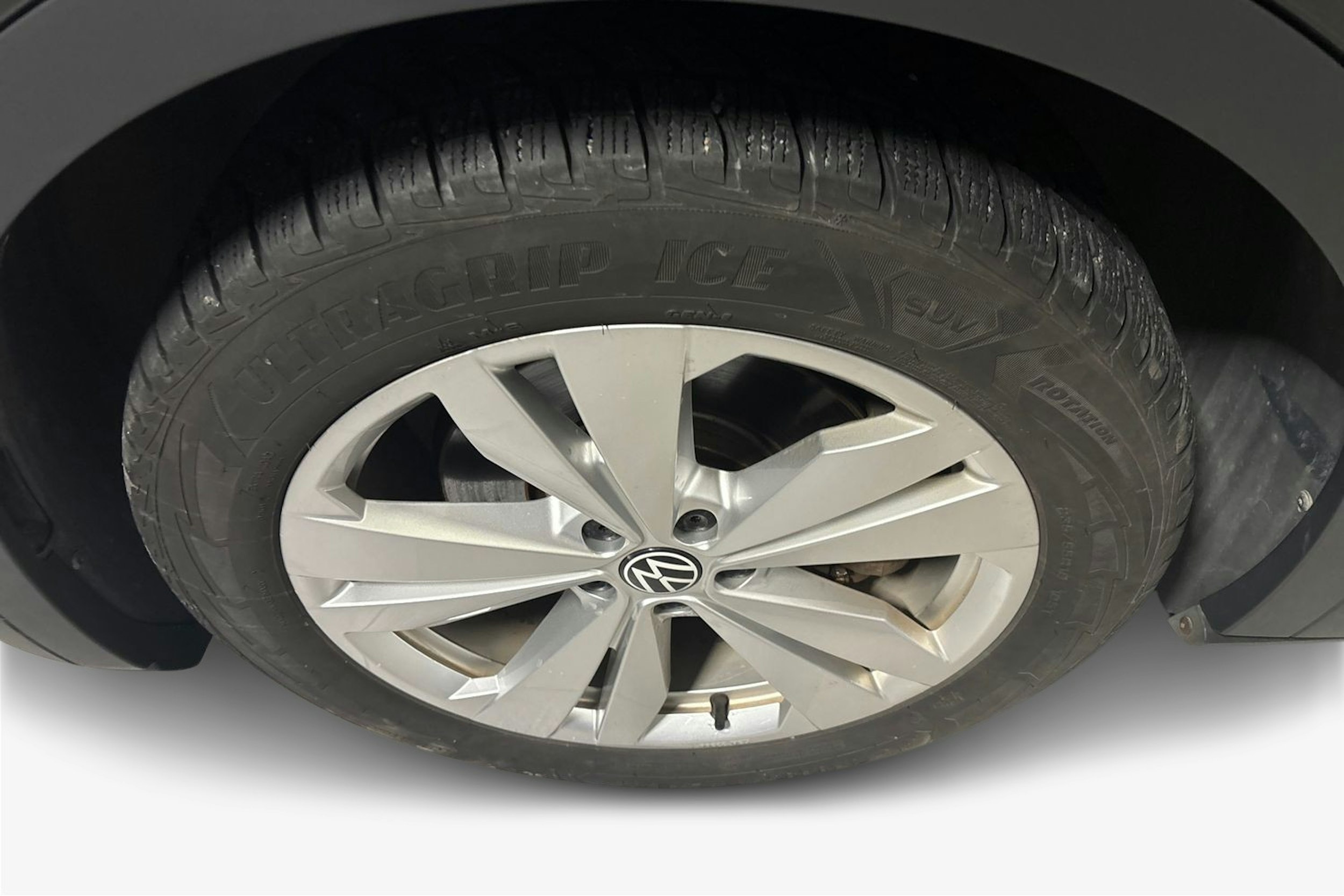 harmaa Volkswagen ID.4 2023 kuva 11.