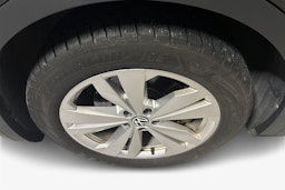 harmaa Volkswagen ID.4 2023 kuva 11.