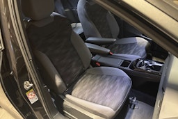 harmaa Volkswagen ID.4 2023 kuva 14.