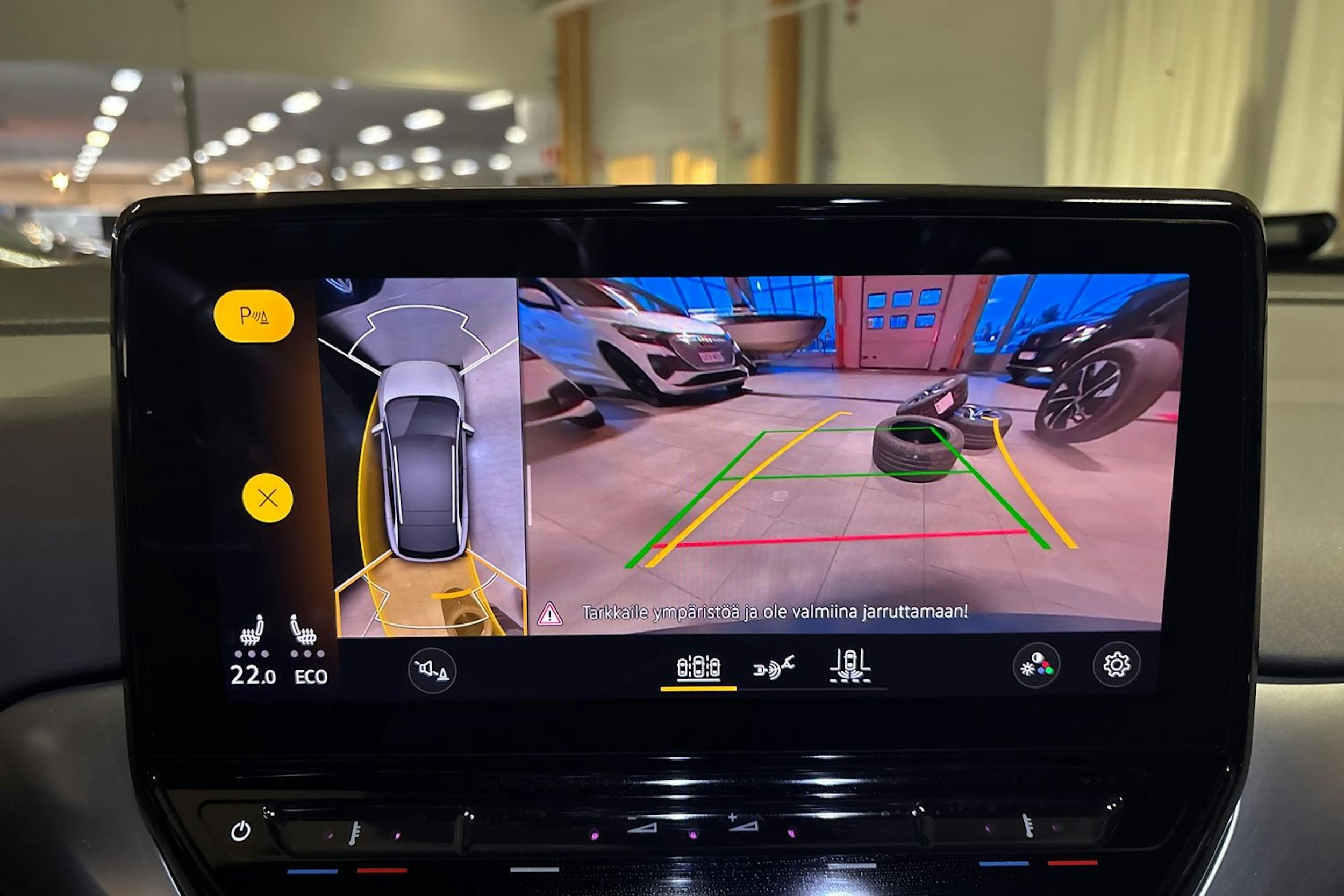 harmaa Volkswagen ID.4 2023 kuva 19.