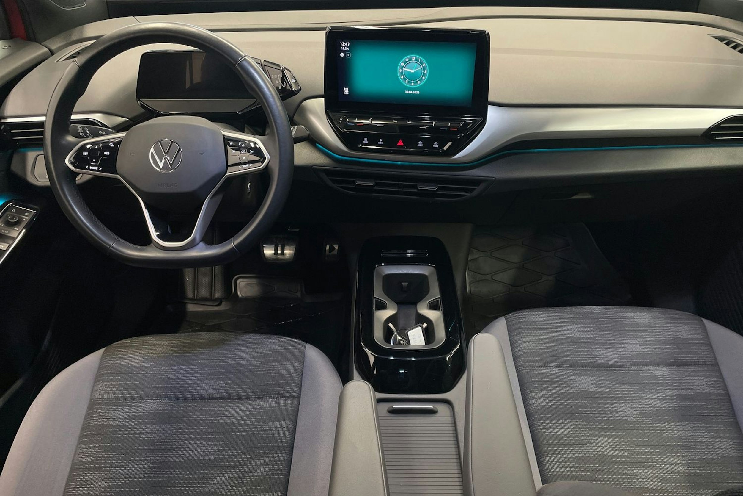 Punainen Volkswagen ID.4 2023 kuva 9.