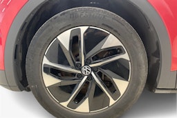 Punainen Volkswagen ID.4 2023 kuva 11.