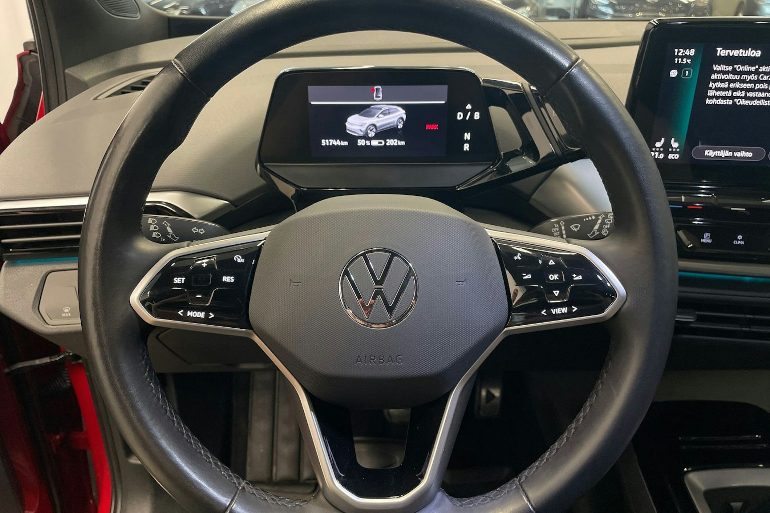 Punainen Volkswagen ID.4 2023 kuva 15.