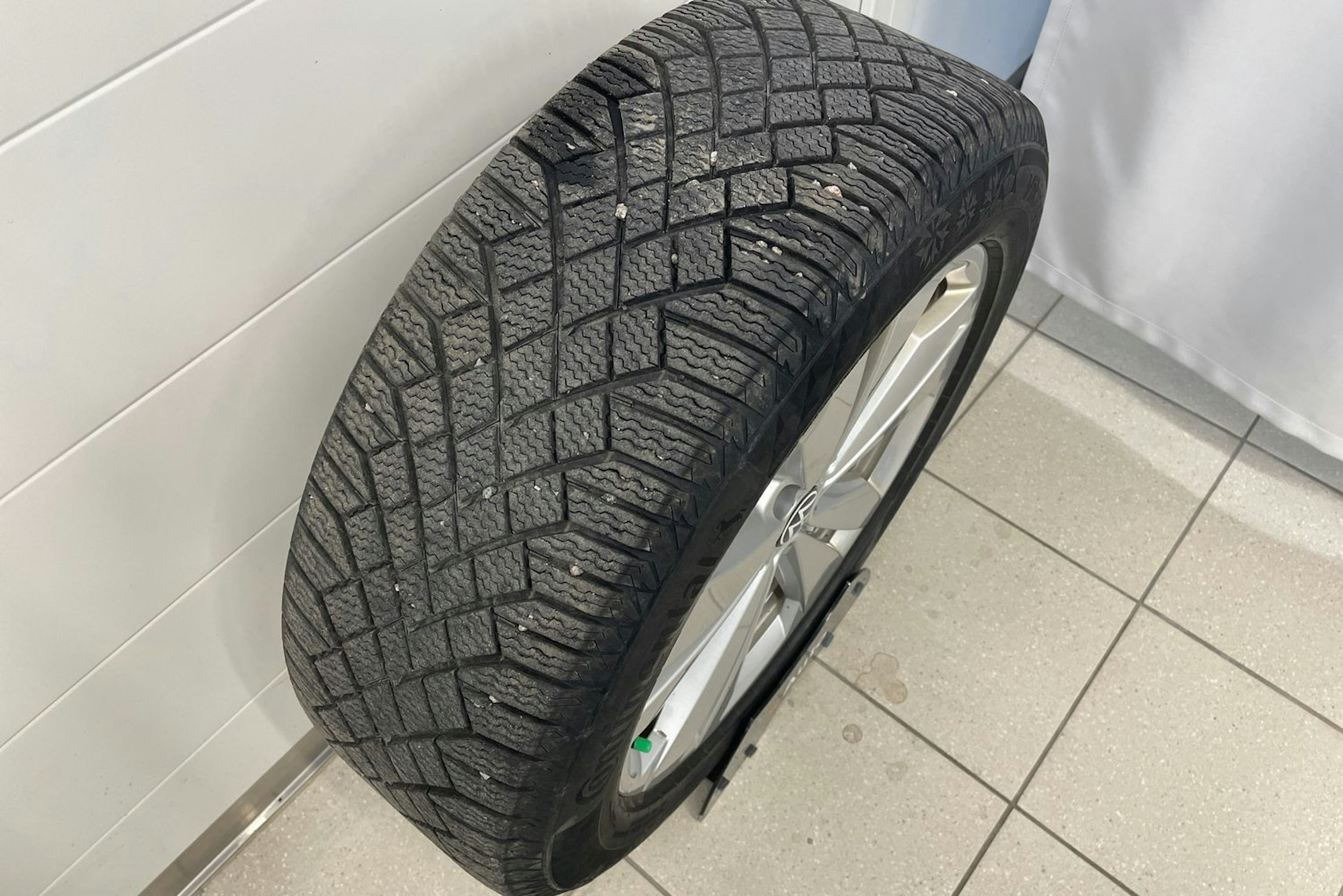 Punainen Volkswagen ID.4 2023 kuva 24.