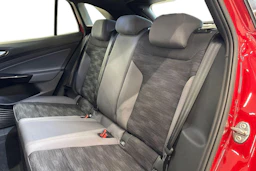 punainen Volkswagen ID.4 2023 kuva 8.