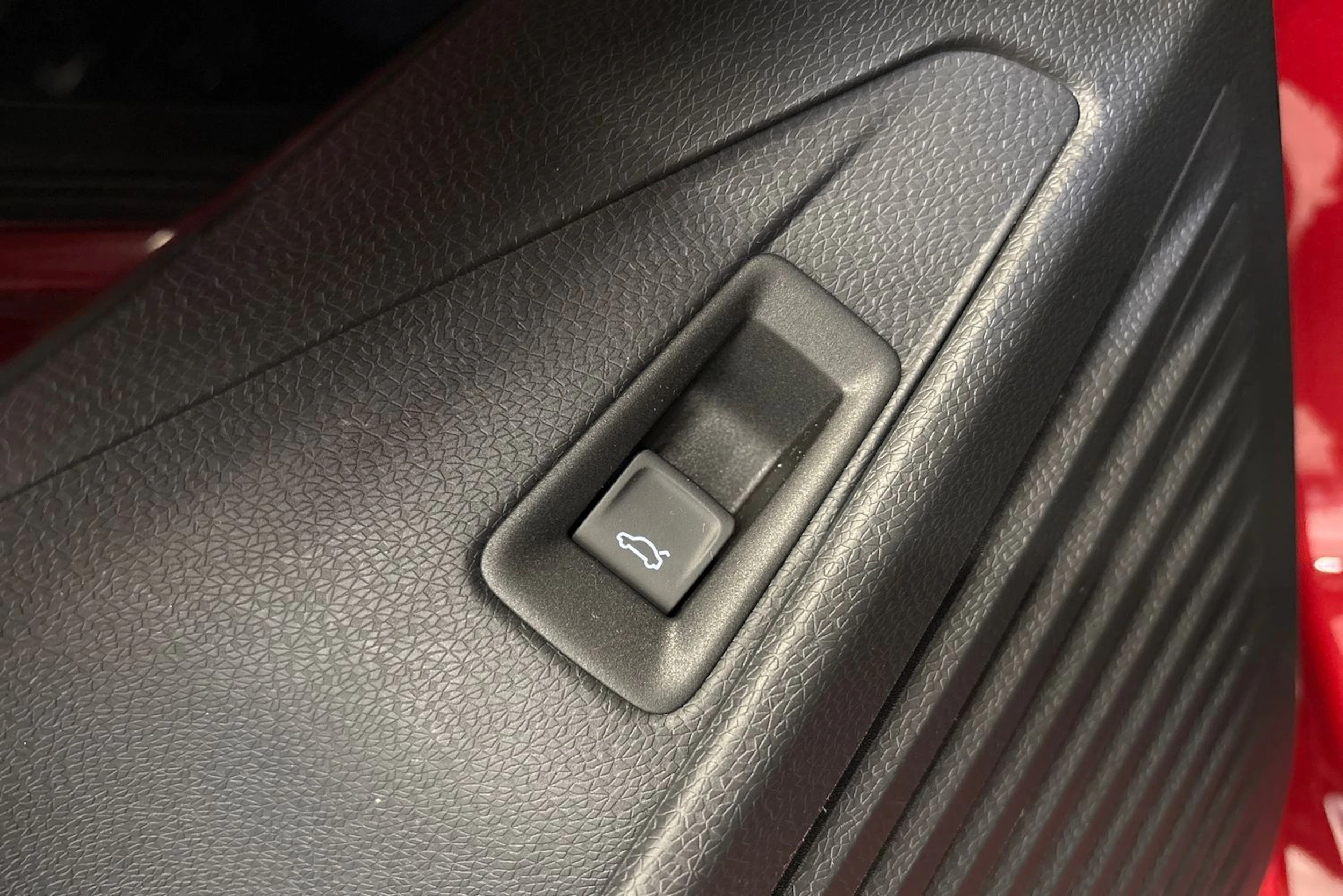 punainen Volkswagen ID.4 2023 kuva 21.