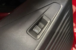 punainen Volkswagen ID.4 2023 kuva 21.