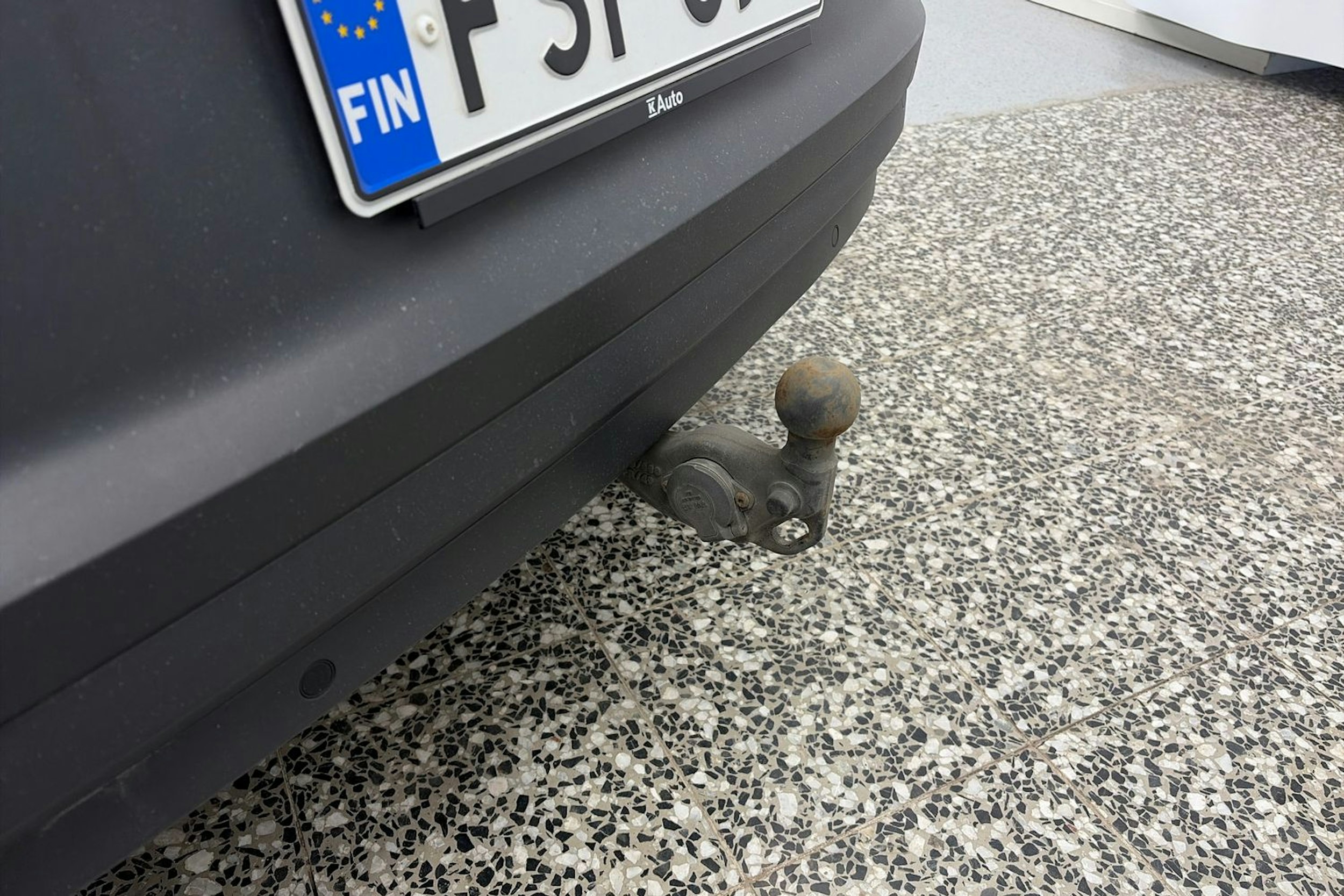 harmaa Volkswagen ID.4 2023 kuva 14.