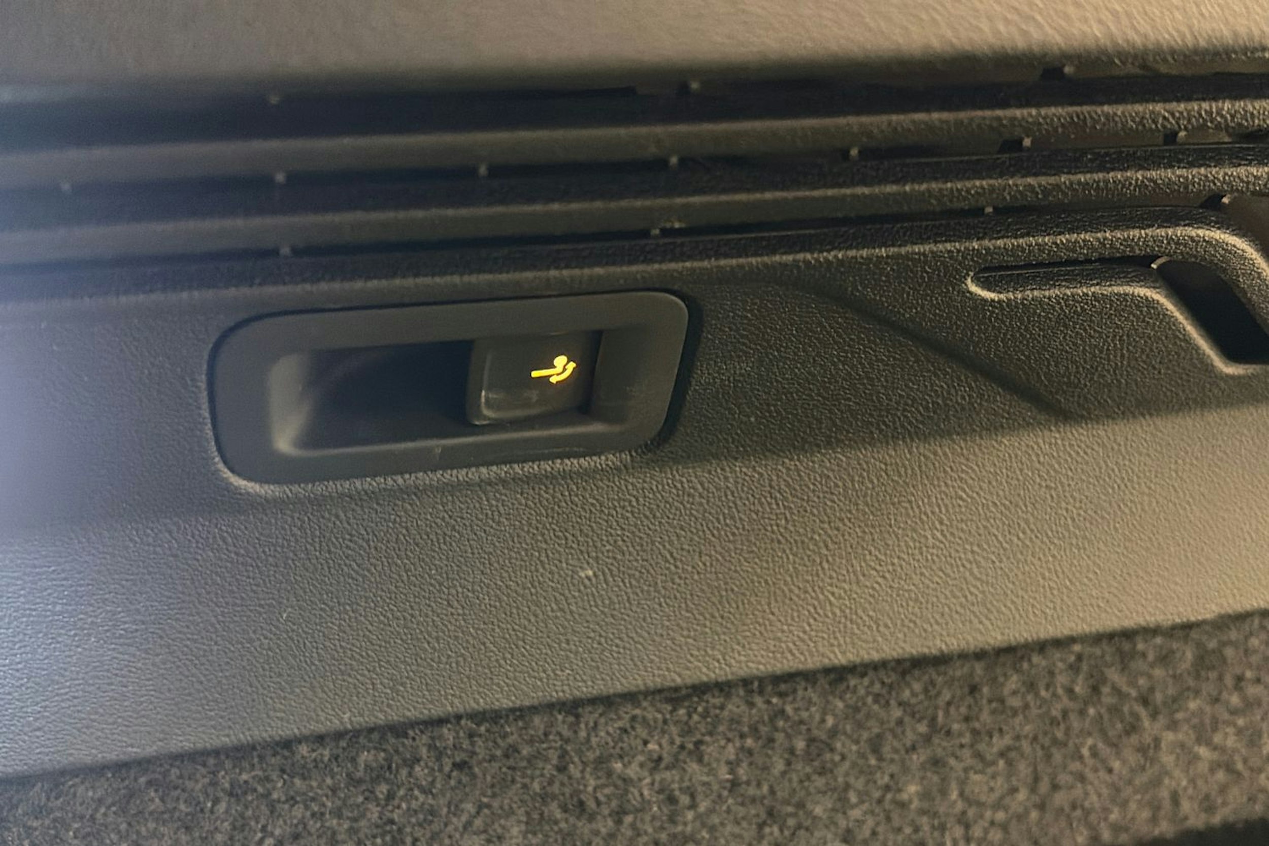 harmaa Volkswagen ID.4 2023 kuva 15.