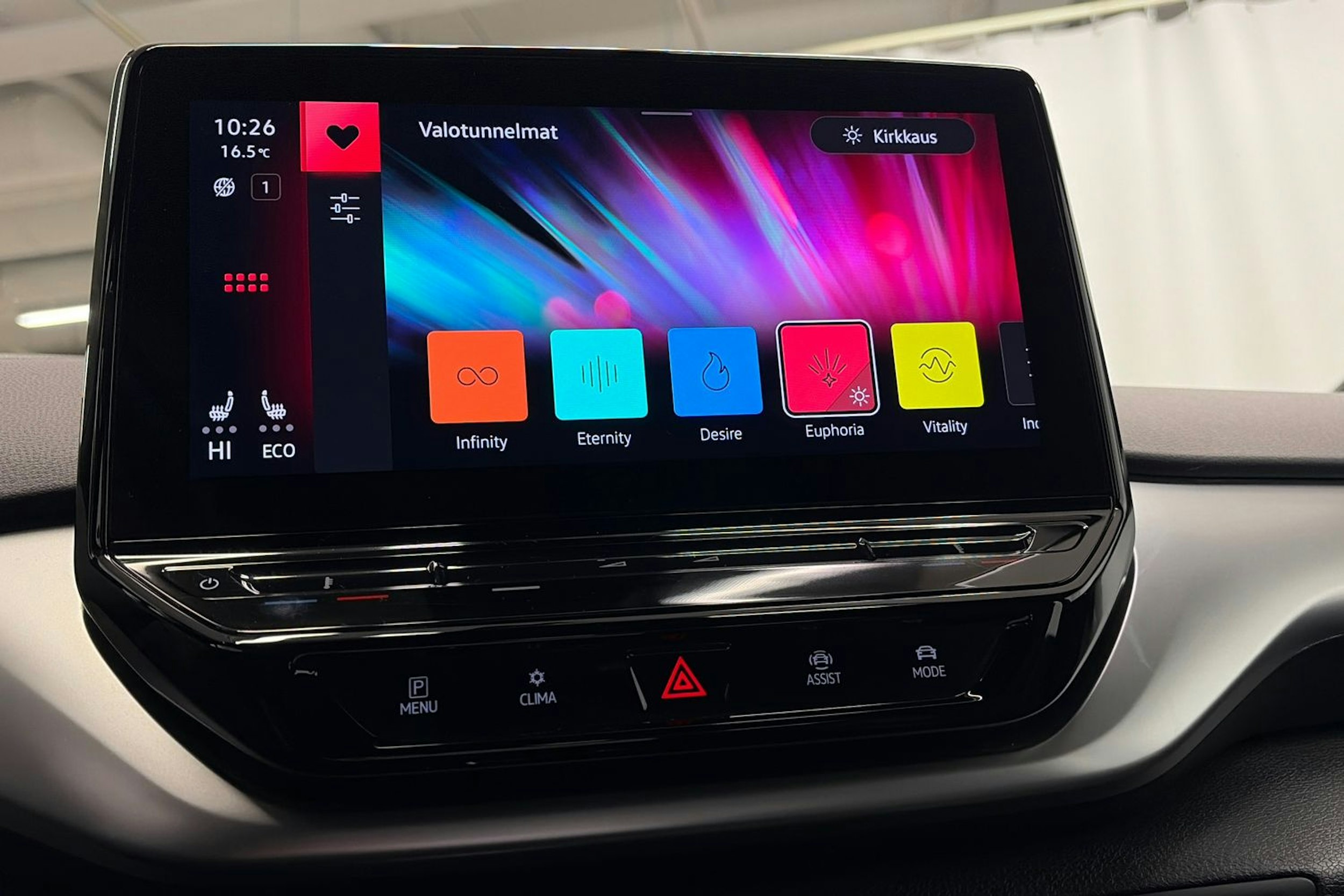 harmaa Volkswagen ID.4 2023 kuva 22.