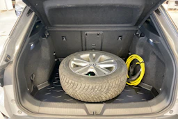 harmaa Volkswagen ID.4 2023 kuva 29.