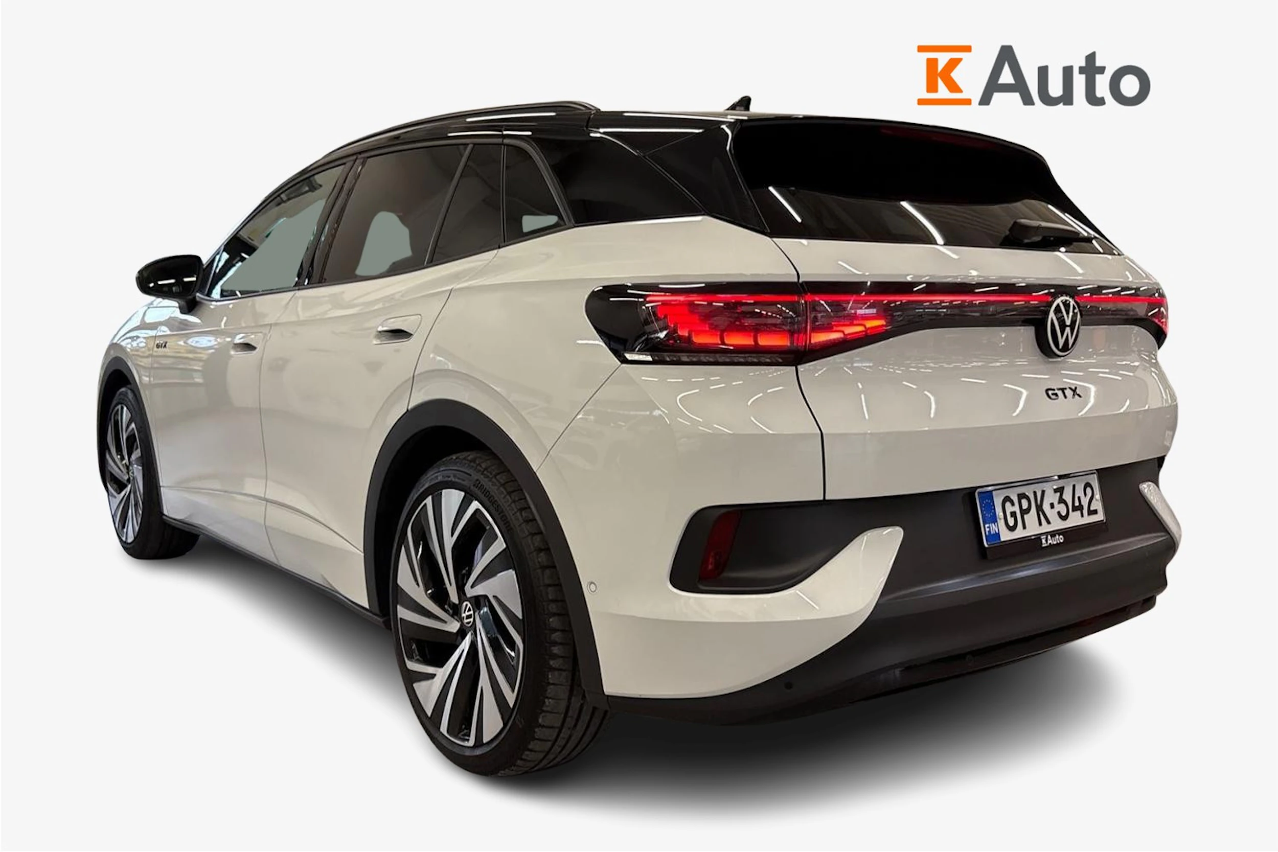valkoinen Volkswagen ID.4 2023 kuva 2.