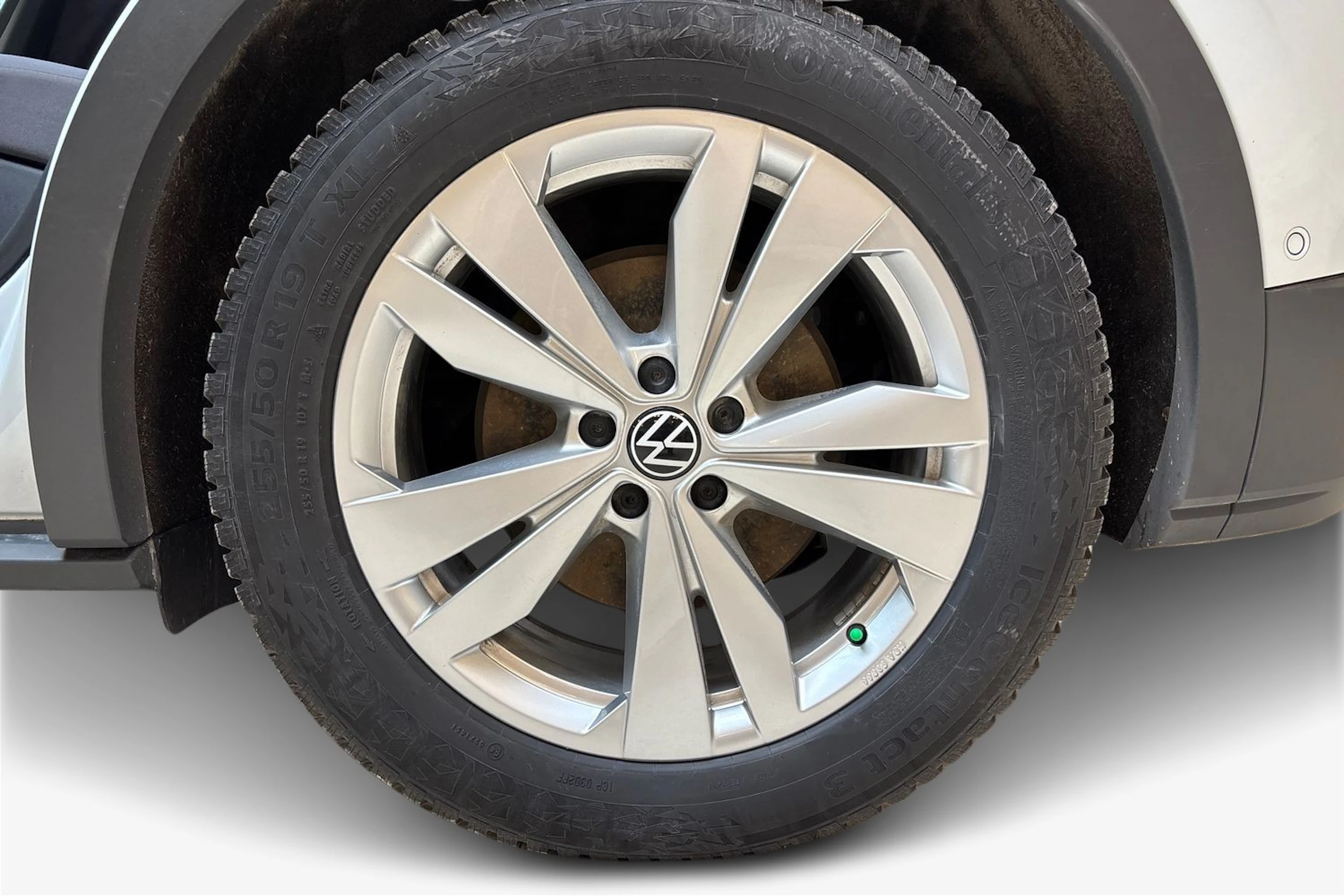 valkoinen Volkswagen ID.4 2023 kuva 12.