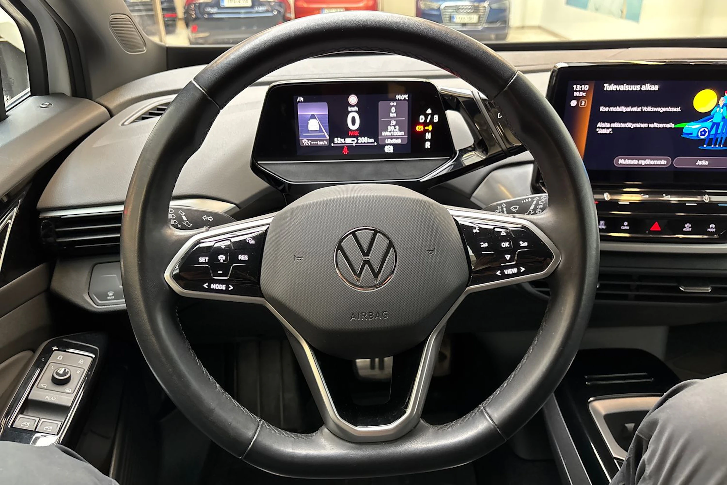 valkoinen Volkswagen ID.4 2023 kuva 19.