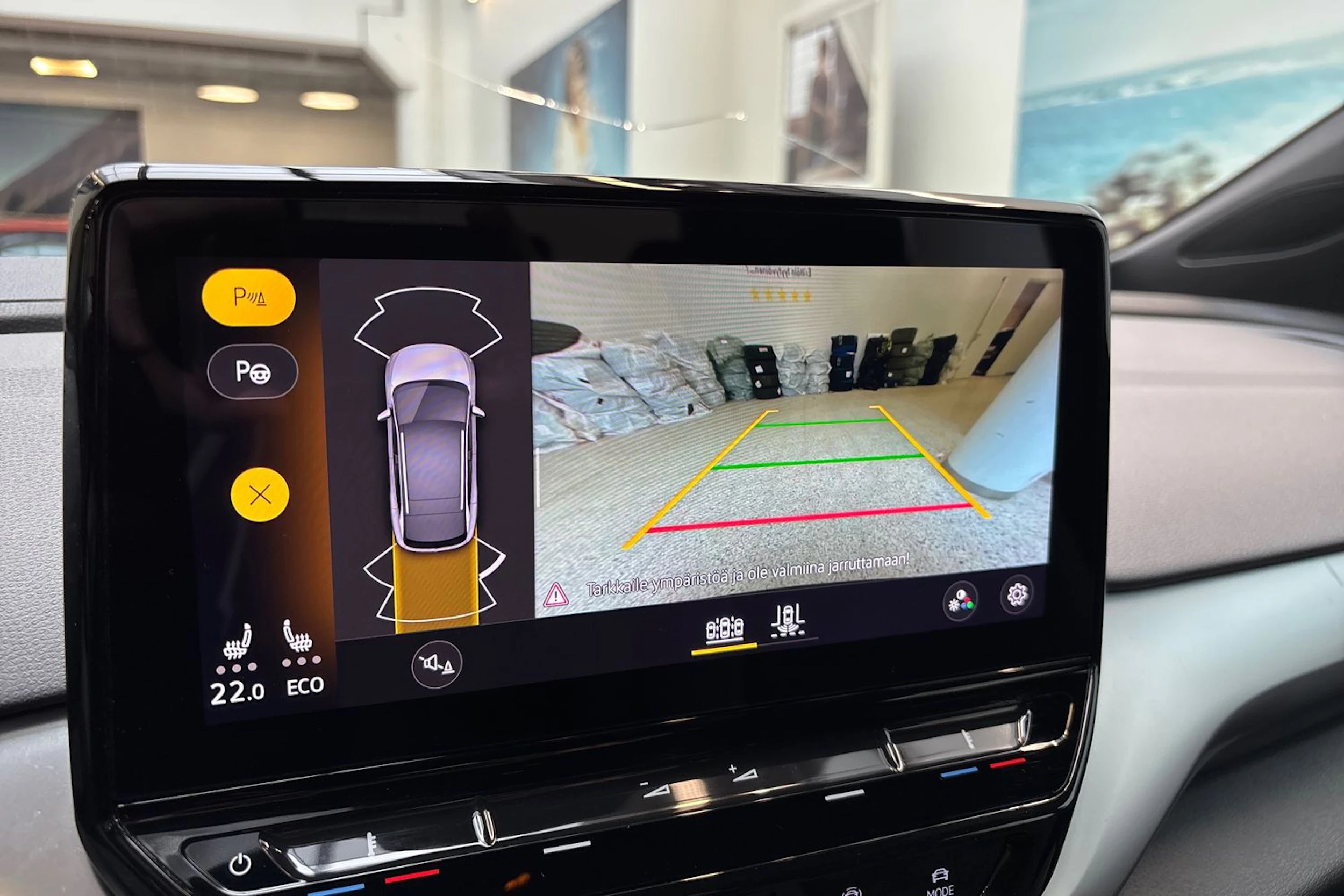 valkoinen Volkswagen ID.4 2023 kuva 21.