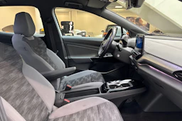 valkoinen Volkswagen ID.4 2023 kuva 23.