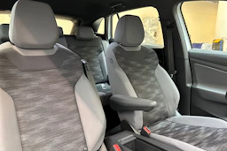 valkoinen Volkswagen ID.4 2023 kuva 24.