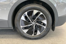harmaa Volkswagen ID.4 2023 kuva 13.