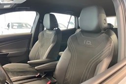 harmaa Volkswagen ID.4 2023 kuva 27.