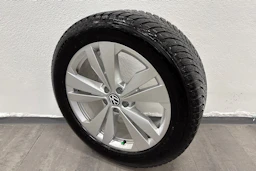 harmaa Volkswagen ID.4 2023 kuva 10.