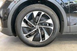 musta Volkswagen ID.4 2023 kuva 10.
