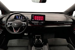punainen Volkswagen ID.4 2023 kuva 9.