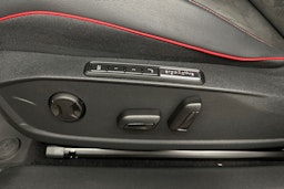 punainen Volkswagen ID.4 2023 kuva 17.